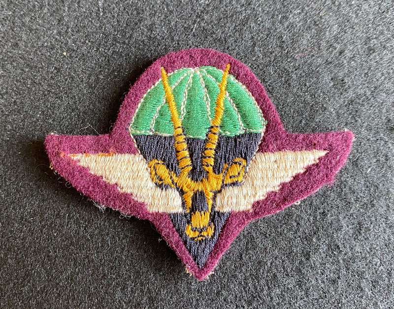 SWA PARACHUTE BATTALION BERET BADGE- FELT BACKING