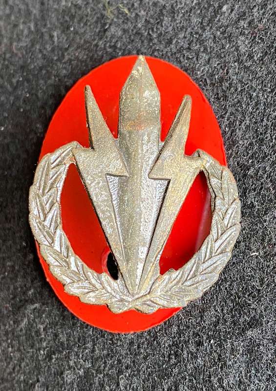 4 SA INFANTRY BATTALION CAP BADGE-APPROVED 1984- 2 X SCREW LUGS