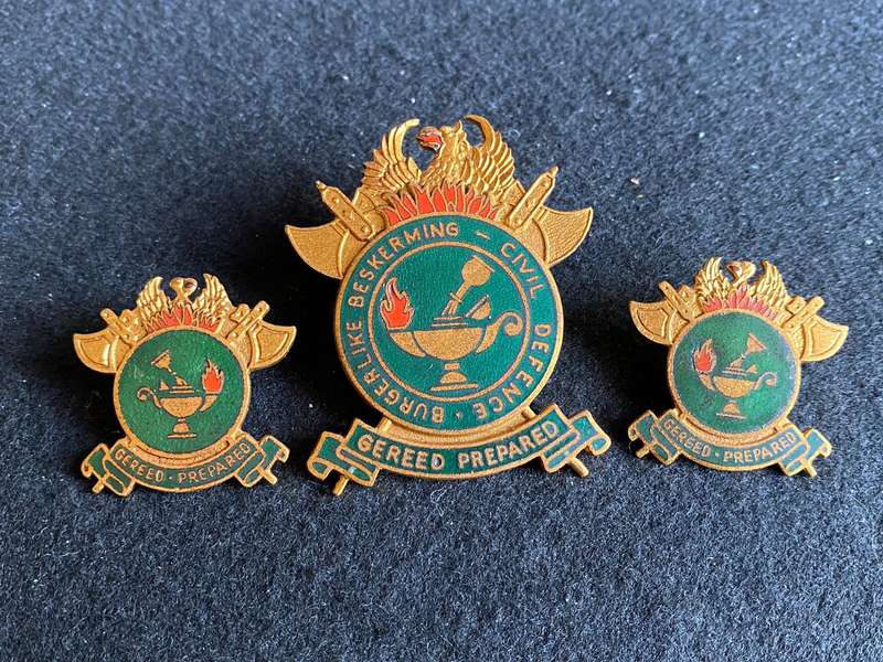 CIVIL DEFENCE BRASS AND ENAMEL CAP AND COLLARS-APPROVED IN 1969-LUGS + PINS INTACT