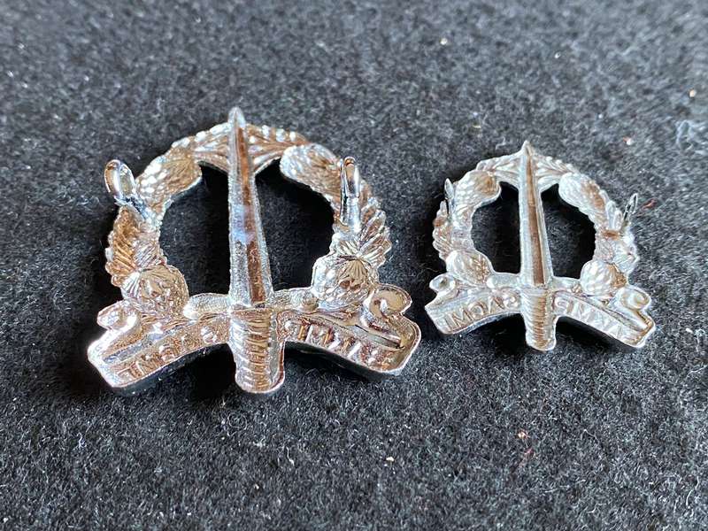 SA CORPS OF MILITARY POLICE CAP AND ONE COLLAR-CHROME-WORN 1976-2001-LUGS + PINS INTACT