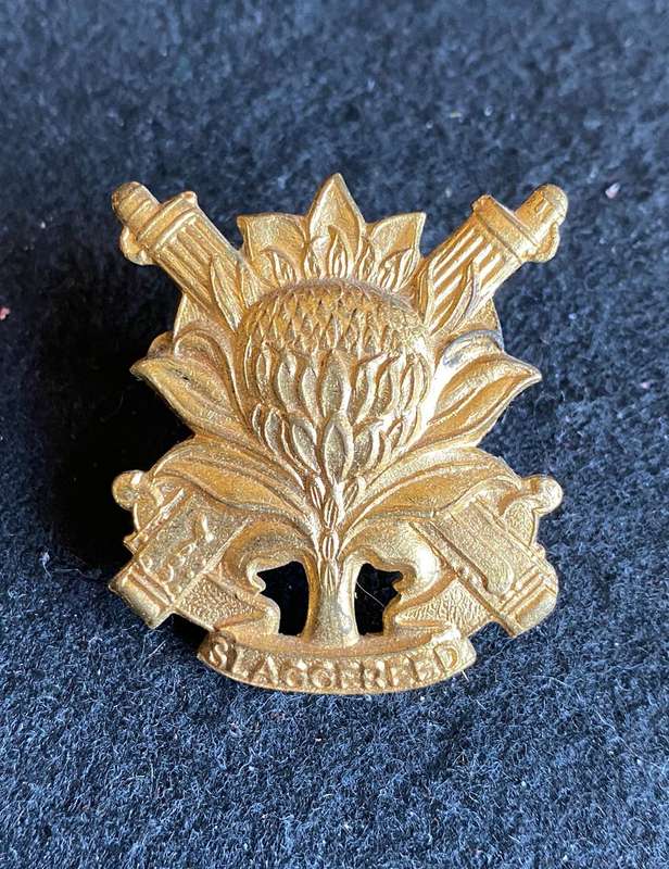 REGT. LANGENHOVEN GILT CAP BADGE-WORN FROM 1964- 2 LUGS
