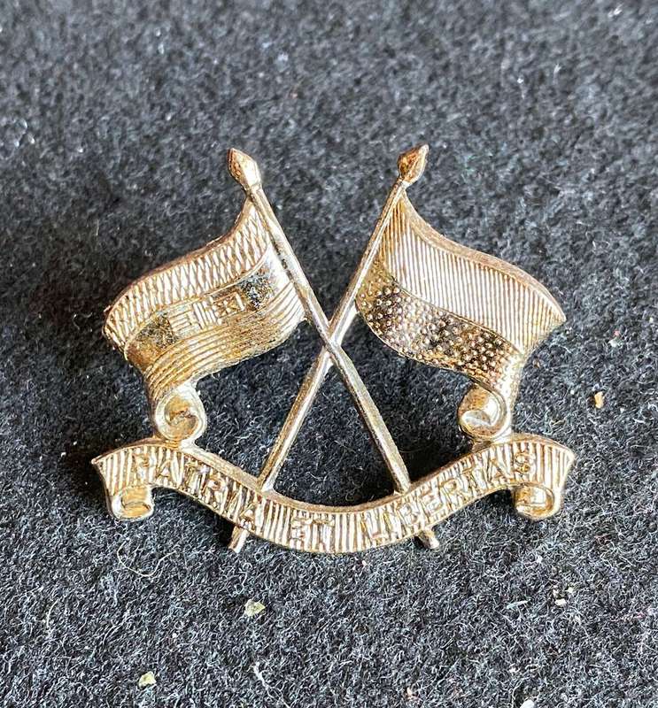 LIGHT HORSE REGT. CHROME CAP BADGE- 2 LUGS-WORN 1976-2002
