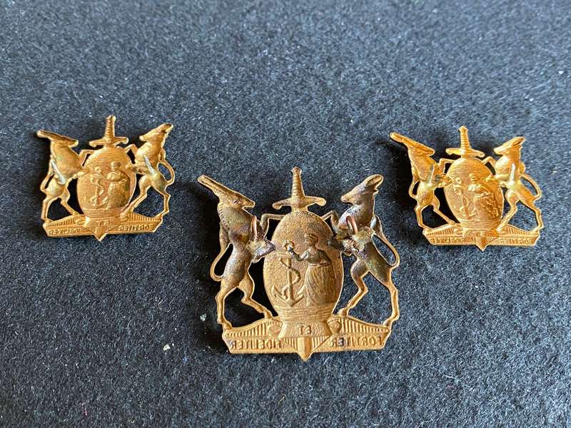 COLOURED CORPS-GILDING METAL CAP AND COLLARS- APPROVED IN 1963-LUGS + PINS COMPLETE