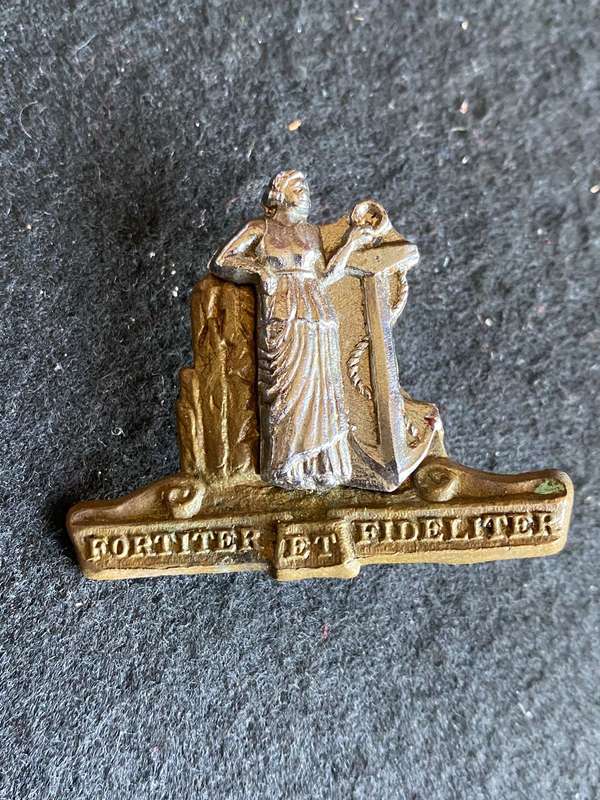 SA CAPE CORPS BI/METAL CAP BADGE-APPROVED 1973-LUGS COMPLETE