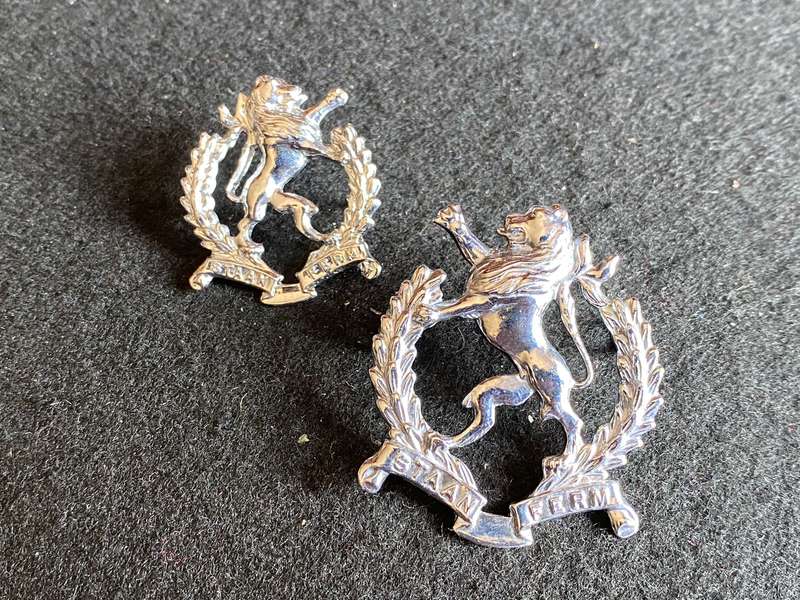 REGT. HIGHVELD CAP AND COLLAR,IN CHROME-WORN FROM 1976-LUGS + PINS COMPLETE