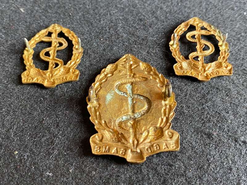 SA MEDIC CORPS,GILT AND ENAMEL CAP AND COLLARS-WORN 1959-1979-LUGS + PINS INTACT