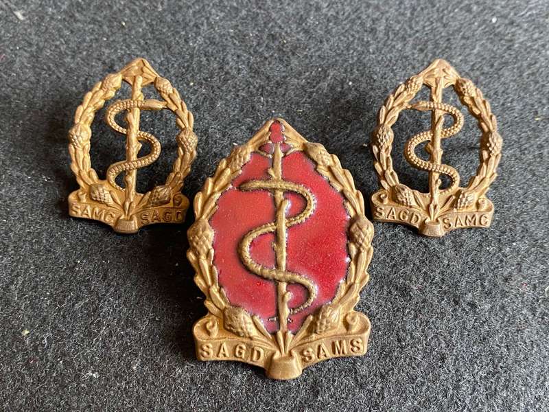 SA MEDIC CORPS,GILT AND ENAMEL CAP AND COLLARS-WORN 1959-1979-LUGS + PINS INTACT