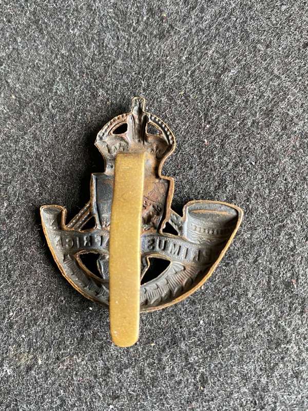 ROYAL DURBAN LIGHT INF. CAP BADGE-1939-45
