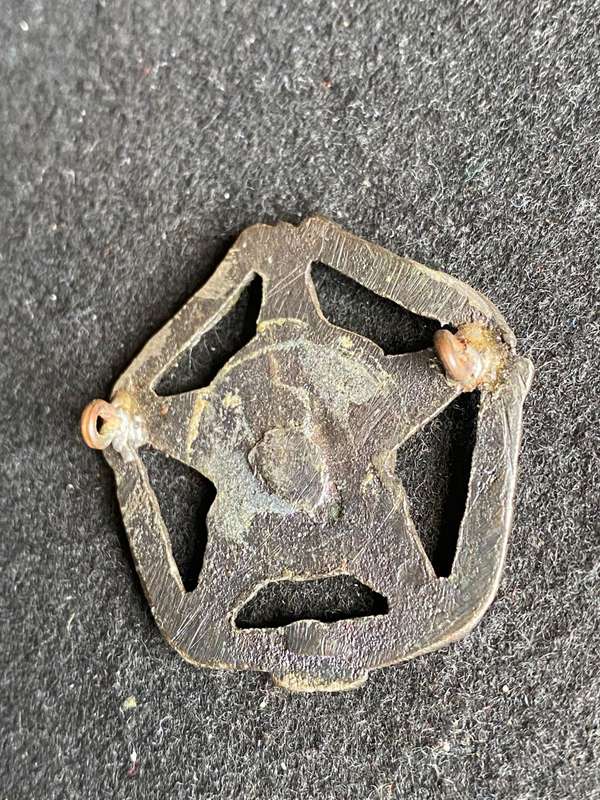 REGT. BOTHA CAP BADGE-1934-45- 2 LUGS