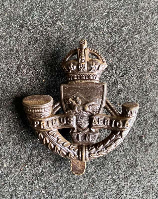 ROYAL DURBAN LIGHT INF. CAP BADGE-1939-45