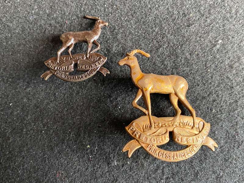 PRETORIA REGT. CAP AND ONE COLLAR- ONE LUG MISSING- WORN 1939-45