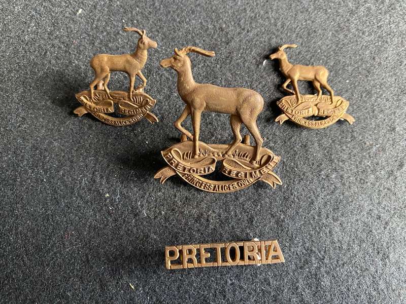 PRETORIA REGT. CAP AND COLLARS AND ONE TITLE-WORN 1939-45-ONE COLLAR WITH MISSING LUGS