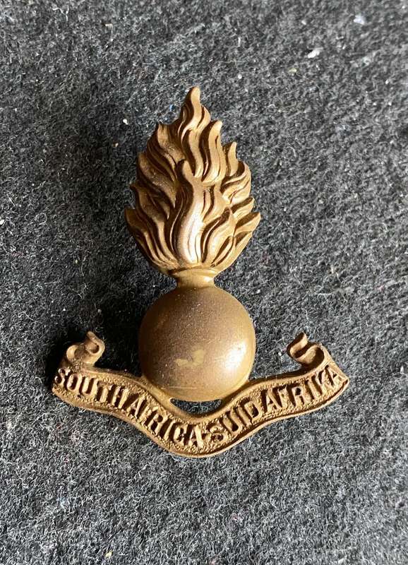 SA ARTILLERY COLLAR BADGE-WORN 1926-1939- 2 LUGS