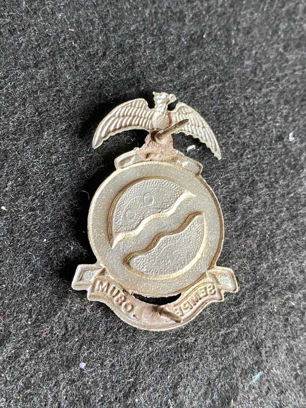REGT. MOOIRIVIER CAP BADGE-WORN POST 1970-PINS COMPLETE