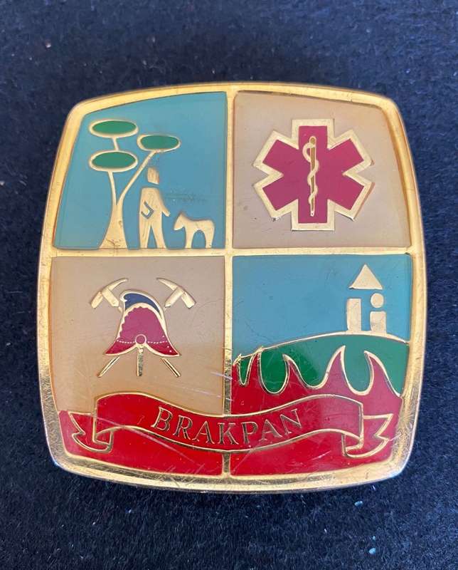 VINTAGE BRAKPAN FIRE BRIGADE HELMET BADGE- 3X SCREW LUGS