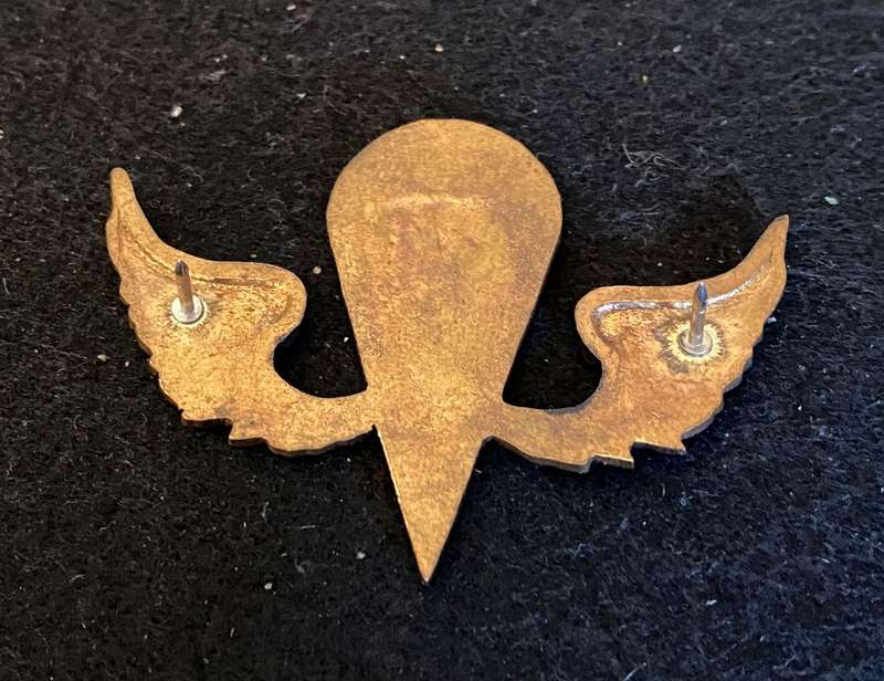 KENYA ARMY NIGHT JUMP WING- 2 PINS