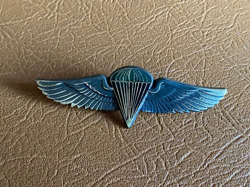 ZAMBIAN ARMY NIGHT JUMP PARA WING- 2 PINS-1970'S-80'S
