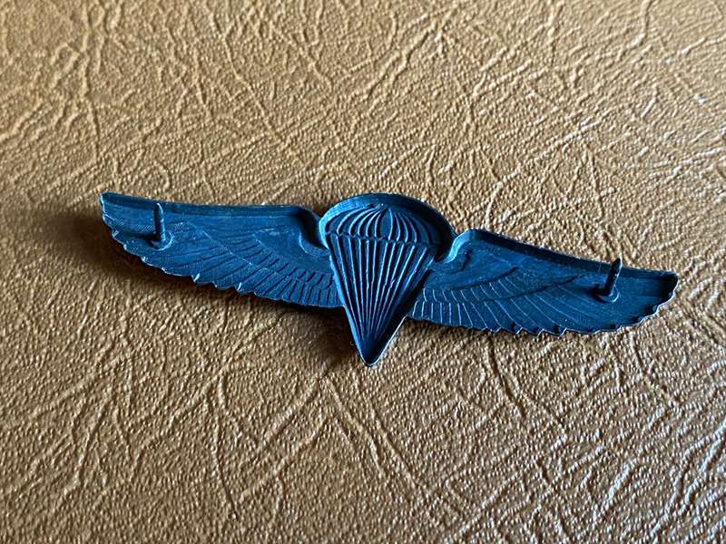 ZAMBIAN ARMY NIGHT JUMP PARA WING- 2 PINS-1970'S-80'S