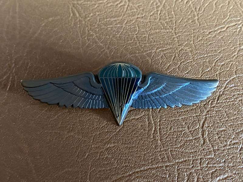 ZAMBIAN ARMY NIGHT JUMP PARA WING- 2 PINS-1970'S-80'S
