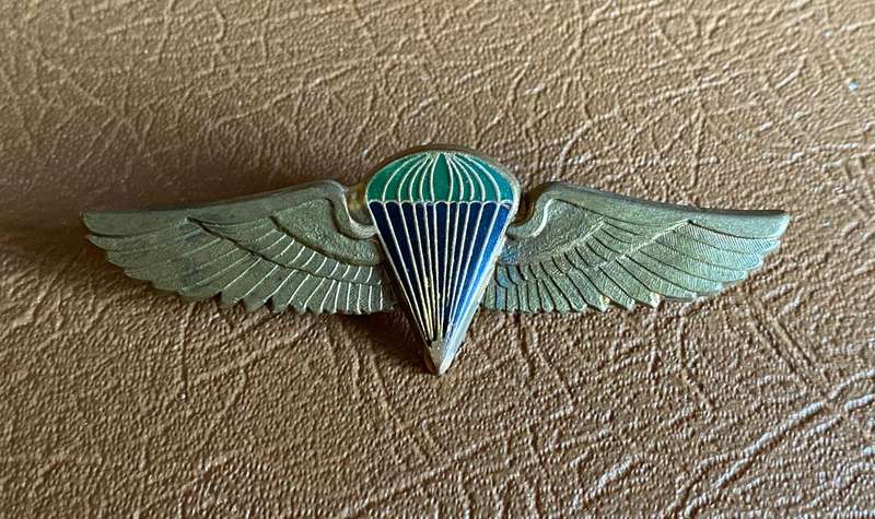 ZAMBIAN ARMY NIGHT JUMP PARA WING-1970'S-80'S- 2 PINS