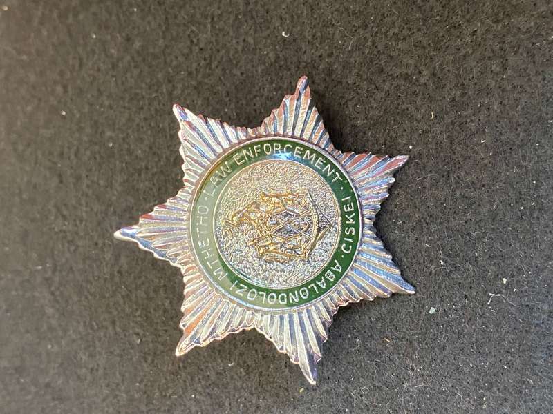 CISKEI POLICE OFFICERS ENAMELLED CAP BADGE- 2 LUGS