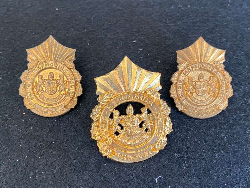 LEBOWA CAP AND COLLARS-OTHER RANKS- LUGS + PINS COMPLETE