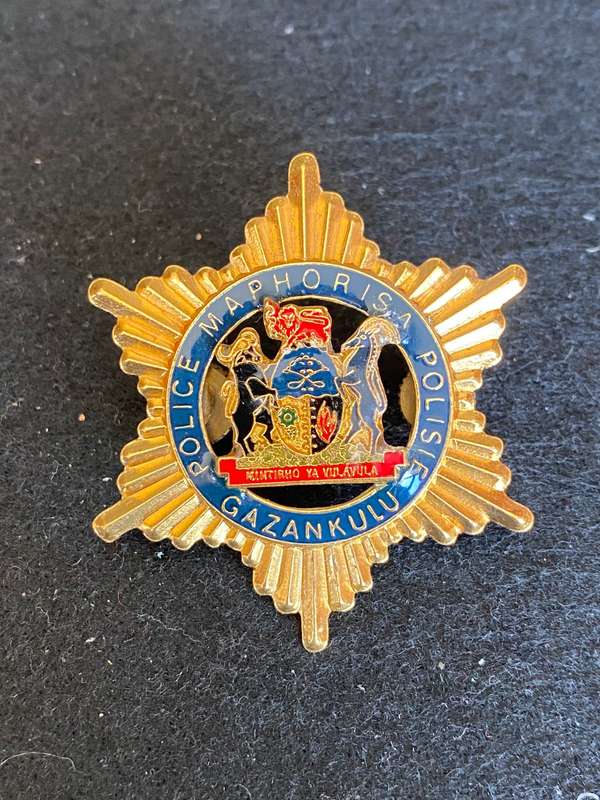 GAZANKULU POLICE OFFICERS CAP BADGE- 2 LUGS