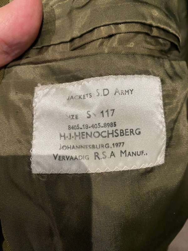 SA ARMY STEP OUT JACKET SIZE LARGE-MEASURES 55CM ARMPIT TO ARMPIT-GOOD CONDITION