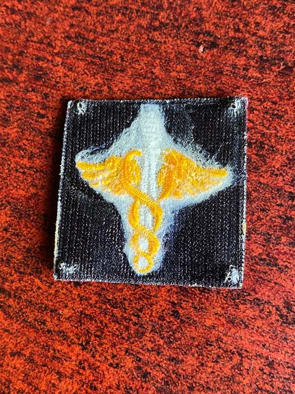 DOCTOR 7 MEDICAL BATTALION BREAST BADGE