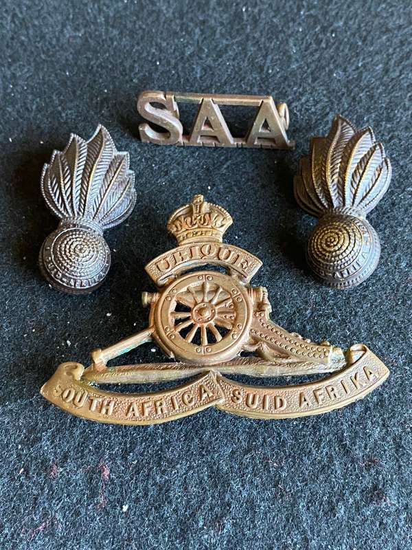 SA ARTILLERY CAP AND COLLARS-WORN 1937-1946-LUGS COMPLETE-SOLD WITH ONE TITLE