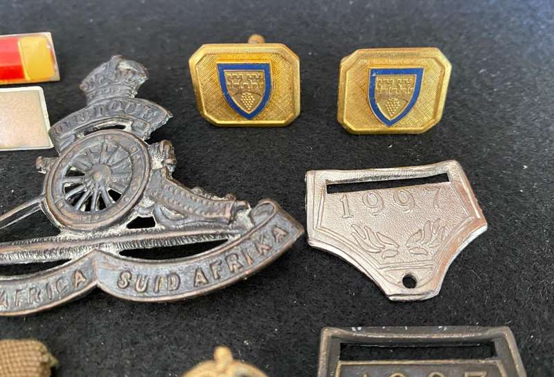 MIXED LOT OF BADGES-SOLD TOGETHER 17 IN TOTAL