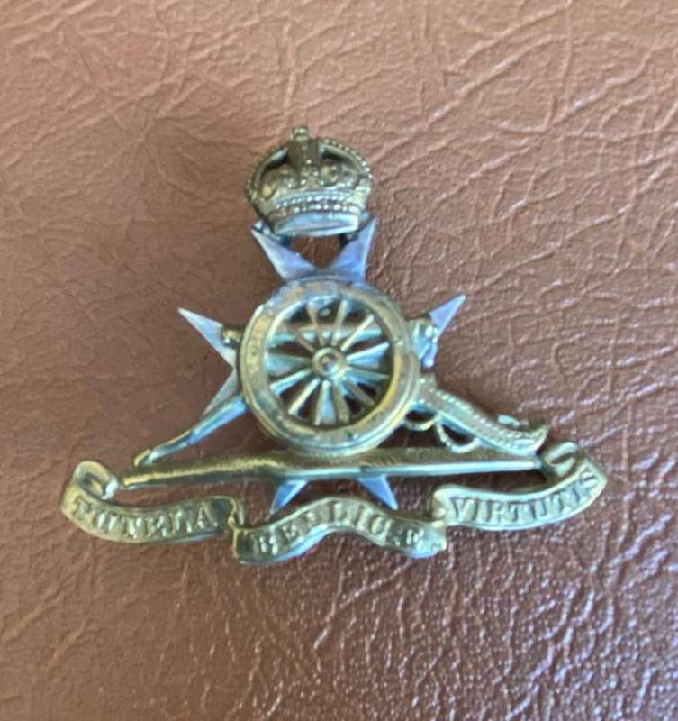 CAP BADGE FOR THE ROYAL MALTA ARTILLERY,A UNIT AT THE BRITISH ARMY THAT EXISTED FROM 1889-1970- 2 LU
