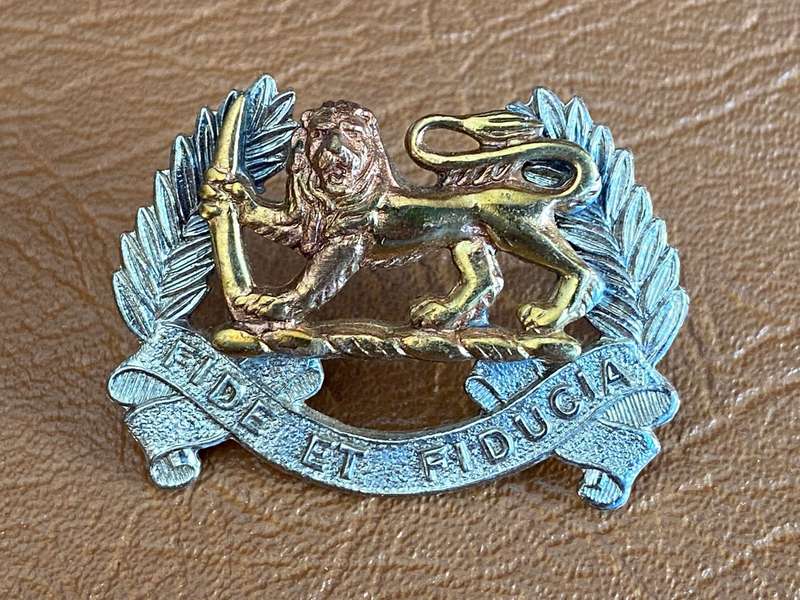 RHODESIA ARMY PAY CORPS BI-METAL CAP BADGE-WORN 1972-1980-LUGS INTACT
