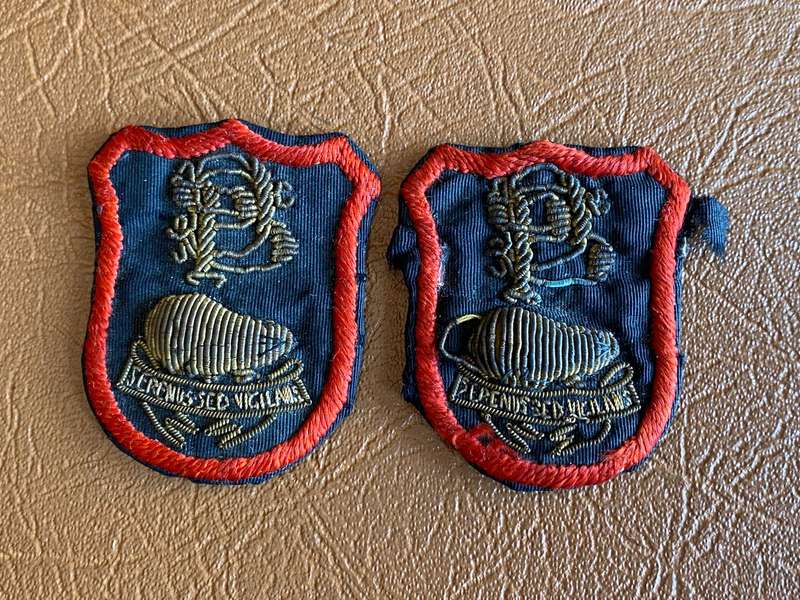 UNIDENTIFIED WW2 FORMATION PATCH PAIR