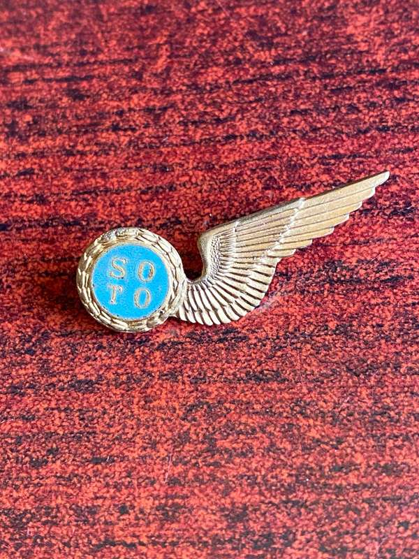 SAAF TOW TARGET OPERATOR GILT BREAST BADGE- 2 PINS