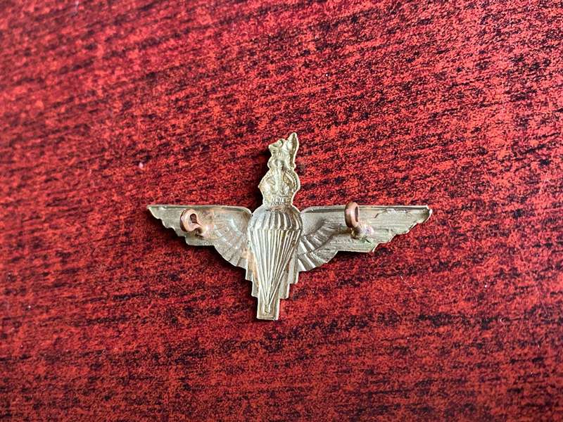 BRITISH PARACHUTE REGT. WING-WW2 - 2 LUGS
