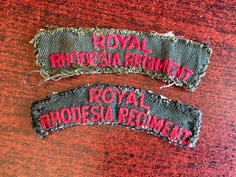 RHODESIA /ROYAL RHODESIA REGT. TITLE PAIR-WORN 1947-60'S (NO MERROWED BORDER)