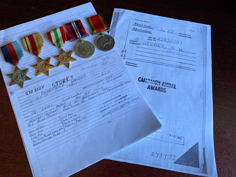 GROUP OF 5 TO 278752 GEOFFREY W (WALTER) STOREY- HE WAS BORN IN MOWBRAY ON THE 19TH AUG 1909-10 PAGE