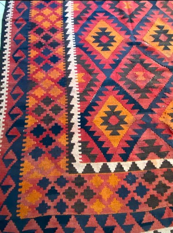 Handknotted Persian Carpet - Size 3m x 2m - Label on Carpet - Some Damage