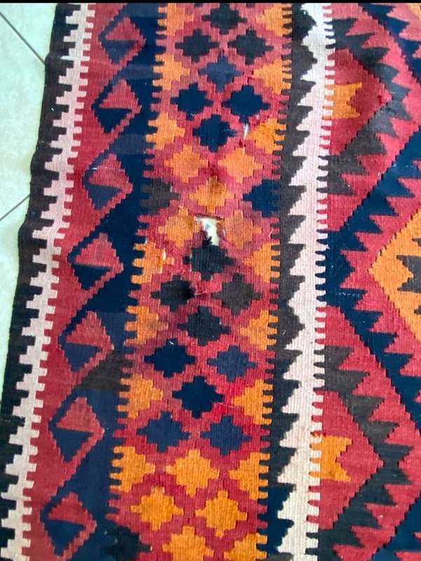 Handknotted Persian Carpet - Size 3m x 2m - Label on Carpet - Some Damage
