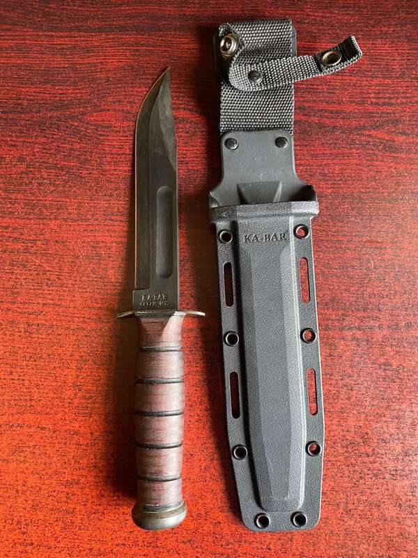 USA MARINE KABAR WITH LEATHER GRIP-OVERALL LENGTH 30,5CM -BLADE LENGTH 18 CM-BLADE WIDTH 31MM-GOOD C