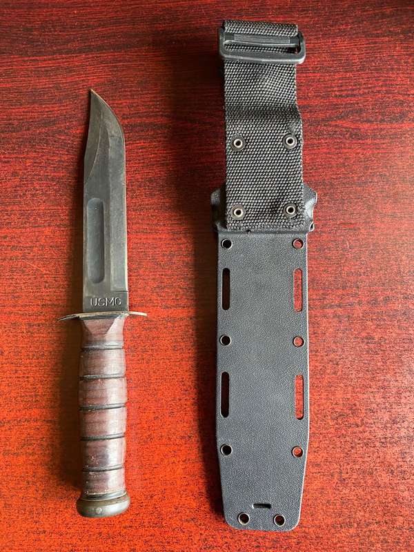 USA MARINE KABAR WITH LEATHER GRIP-OVERALL LENGTH 30,5CM -BLADE LENGTH 18 CM-BLADE WIDTH 31MM-GOOD C