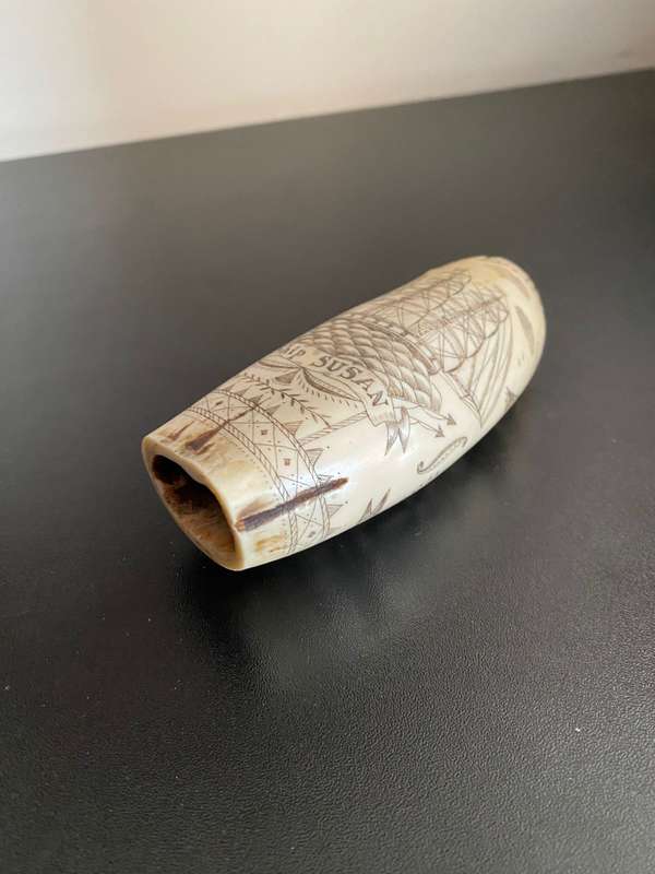 VINTAGE FAUX SCRIM SHAW SPERM WHALE TEETH DEPICTING SHIP SUSAN-LENGTH 16CM-DIAMETER 16 CM