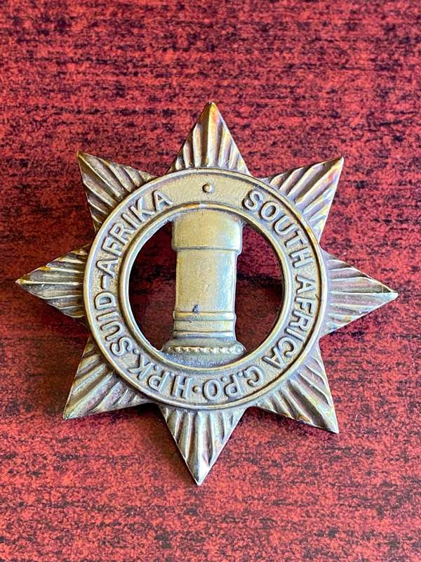 SOUTH AFRICA GENERAL POST OFFICE CAP BADGE- 2 LUGS