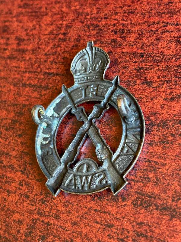 SWA INFANTRY BATTALION CAP BADGE-WORN 1940-1964- 2 LUGS-BLACKENED BRASS