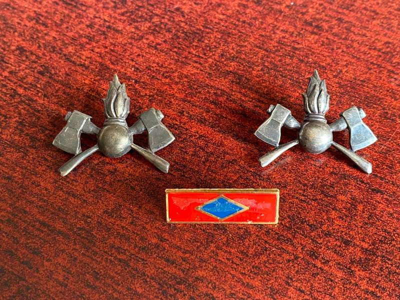 SWA ENGINEERS CORPS BERET BA\R AND COLLARS-BAR- RED / BLUE DIAMOND- LUGS + PINS COMPLETE