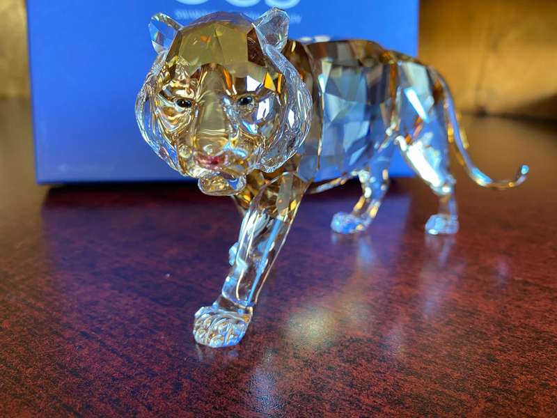 SWAROVSKI CRYSTAL SCS 210 TIGER 1003148 MINT BOXED RETIRED -RARE-SIZE 18,5 X 8,5 CM