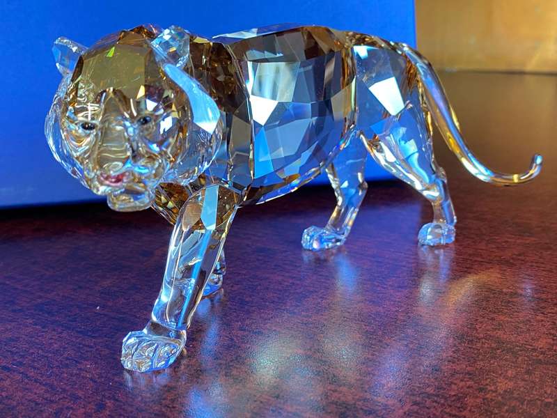 SWAROVSKI CRYSTAL SCS 210 TIGER 1003148 MINT BOXED RETIRED -RARE-SIZE 18,5 X 8,5 CM