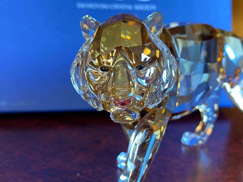 SWAROVSKI CRYSTAL SCS 210 TIGER 1003148 MINT BOXED RETIRED -RARE-SIZE 18,5 X 8,5 CM