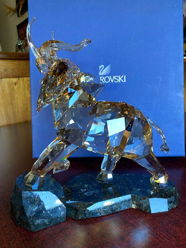 SWAROVSKI (VERY LARGE) ELEPHANT,CODE 1120446-COLOUR LIGHT+SAND ON CRYSTAL GRANITE BASE-SIZE 26,2X25,